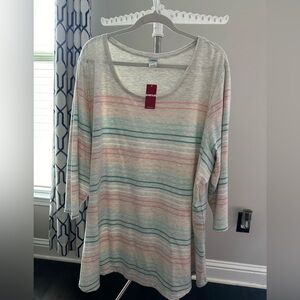 Avenue leisure 26/28 shirt.